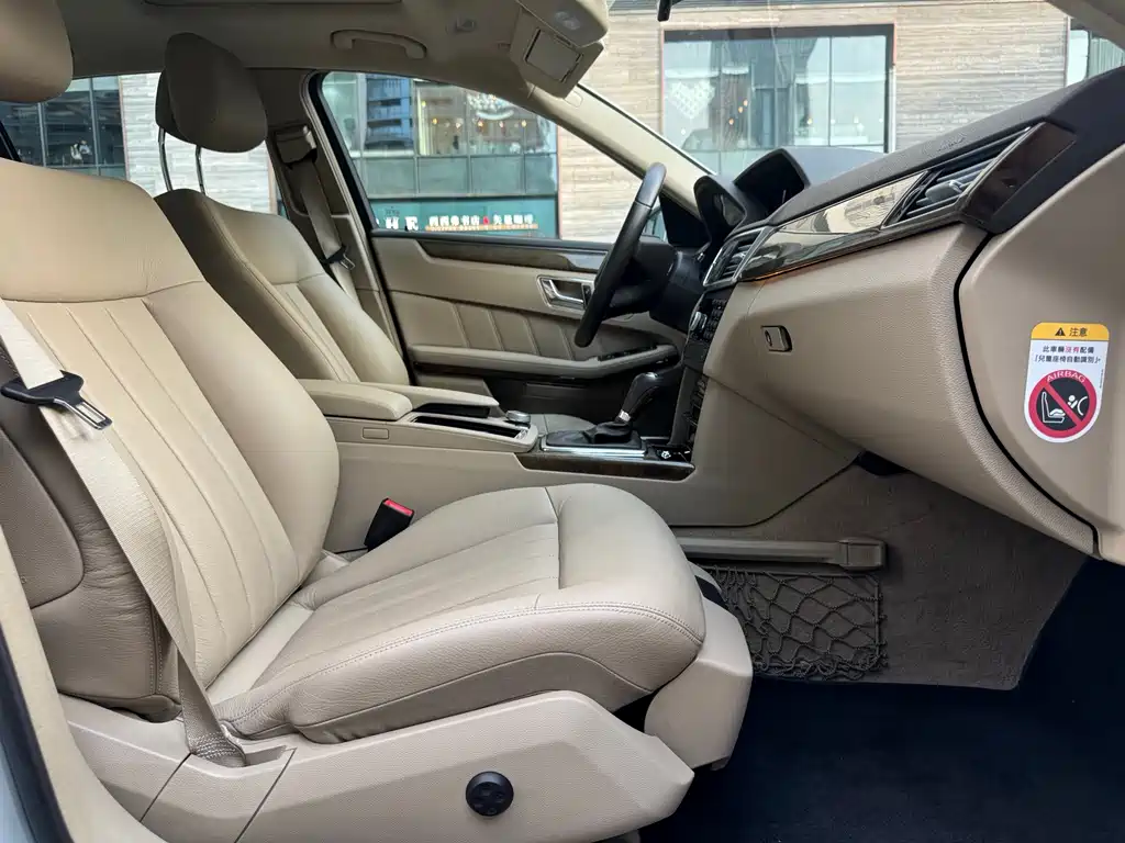 Mercedes-Benz E-Class E 2010 E 200 CGI