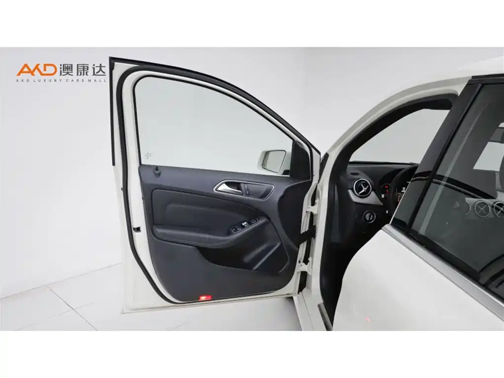 Mercedes-Benz B-Class — миниатюра 10