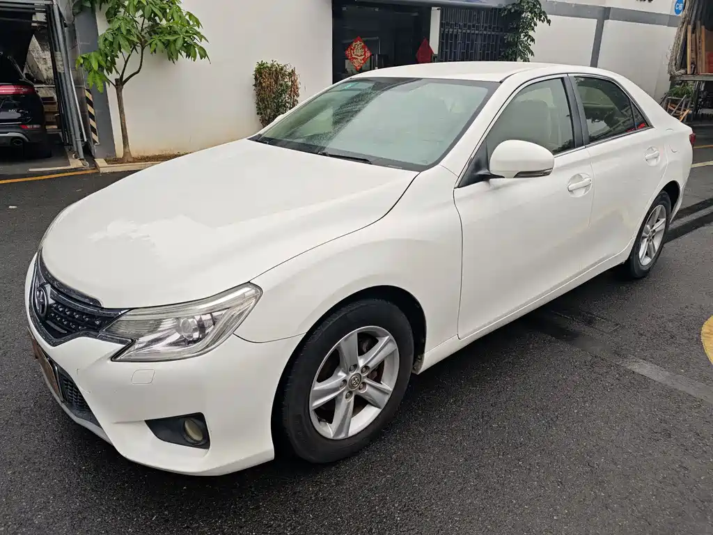 Toyota Reiz 2014