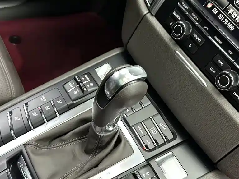 Porsche Macan — миниатюра 15
