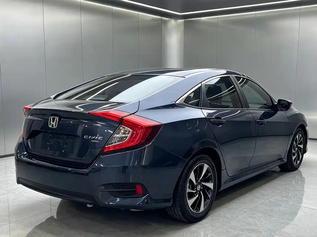 Honda Civic — миниатюра 4