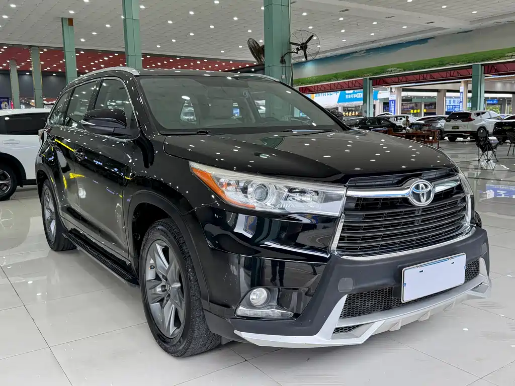 TOYOTA HIGHLANDER