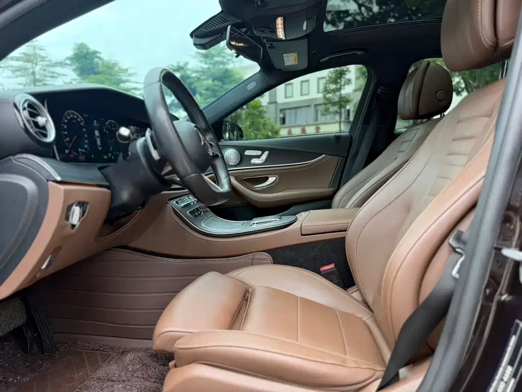 Mercedes-Benz E-Class — миниатюра 5