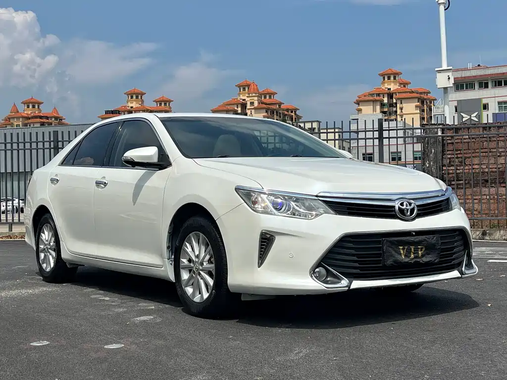 Toyota Camry — миниатюра 3