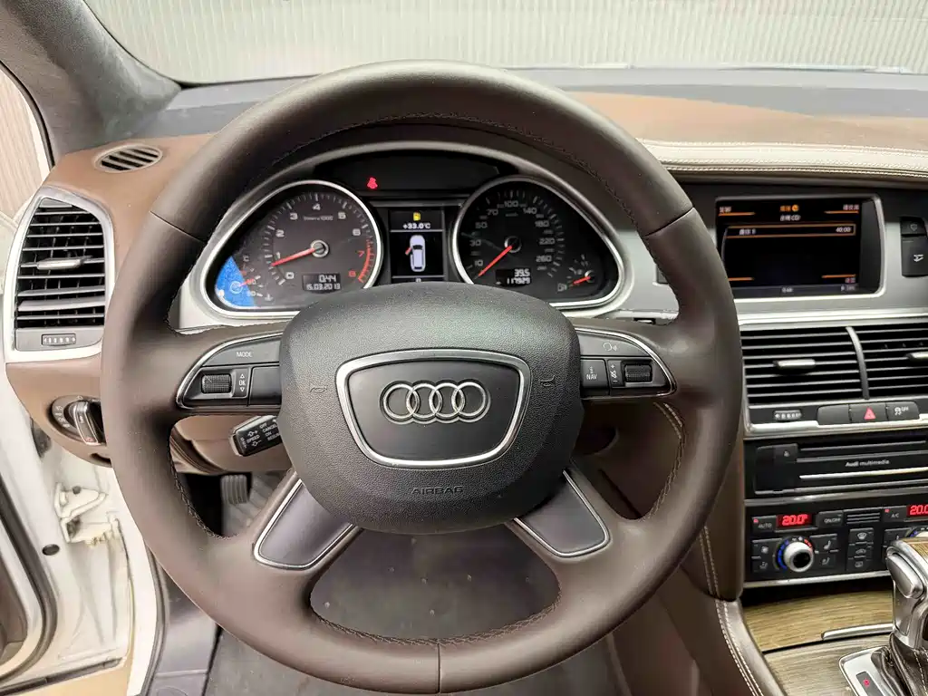 Audi Q7 — миниатюра 5