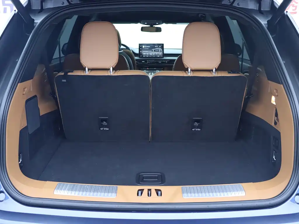 Lincoln Aviator — миниатюра 22