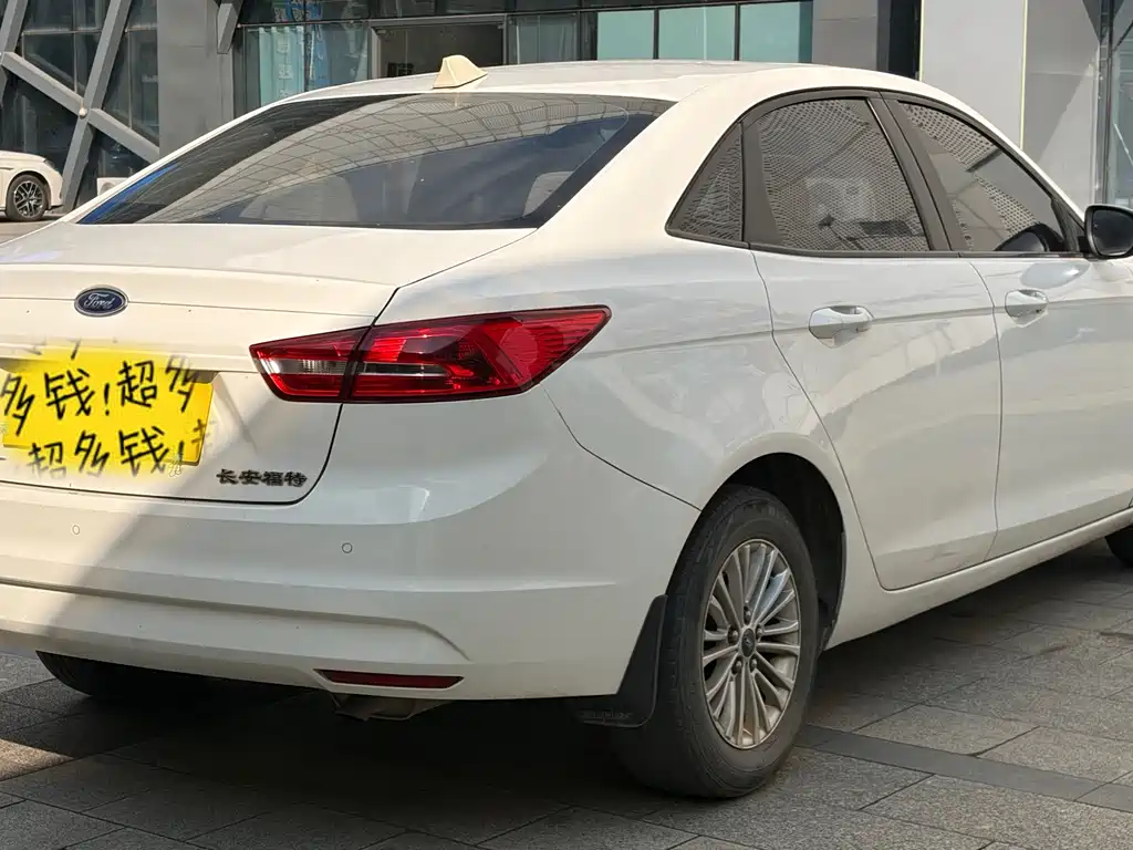Ford Escort — миниатюра 4