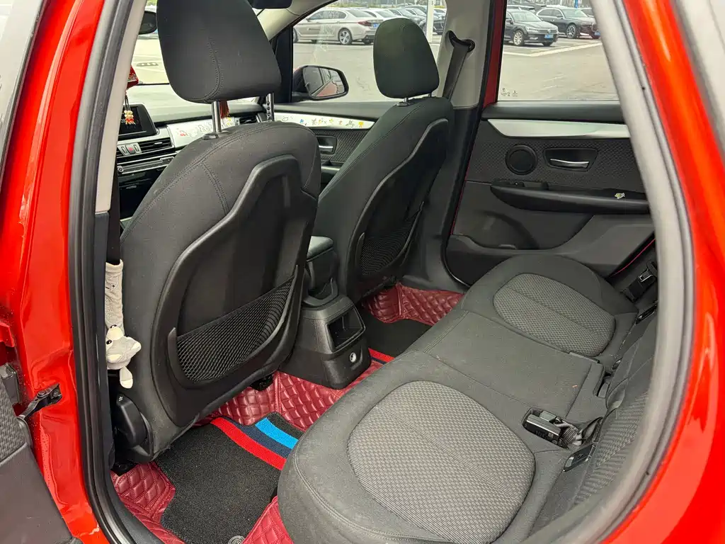 BMW 2 Series Active Tourer — миниатюра 12