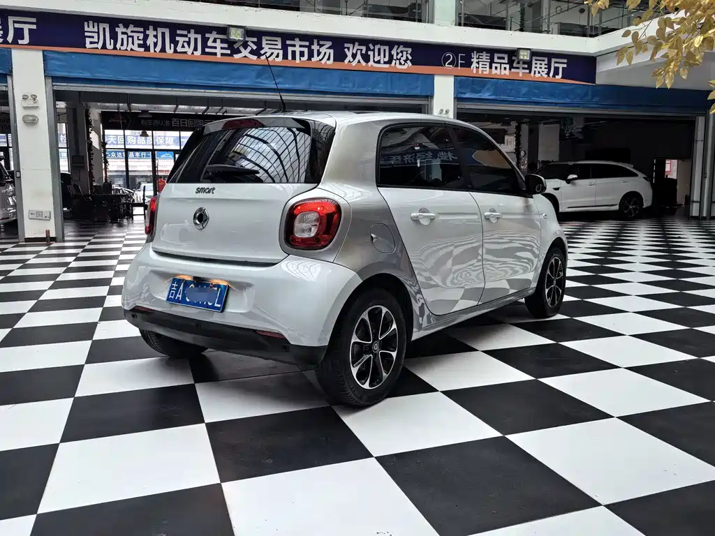 smart Smart Forfour — миниатюра 5