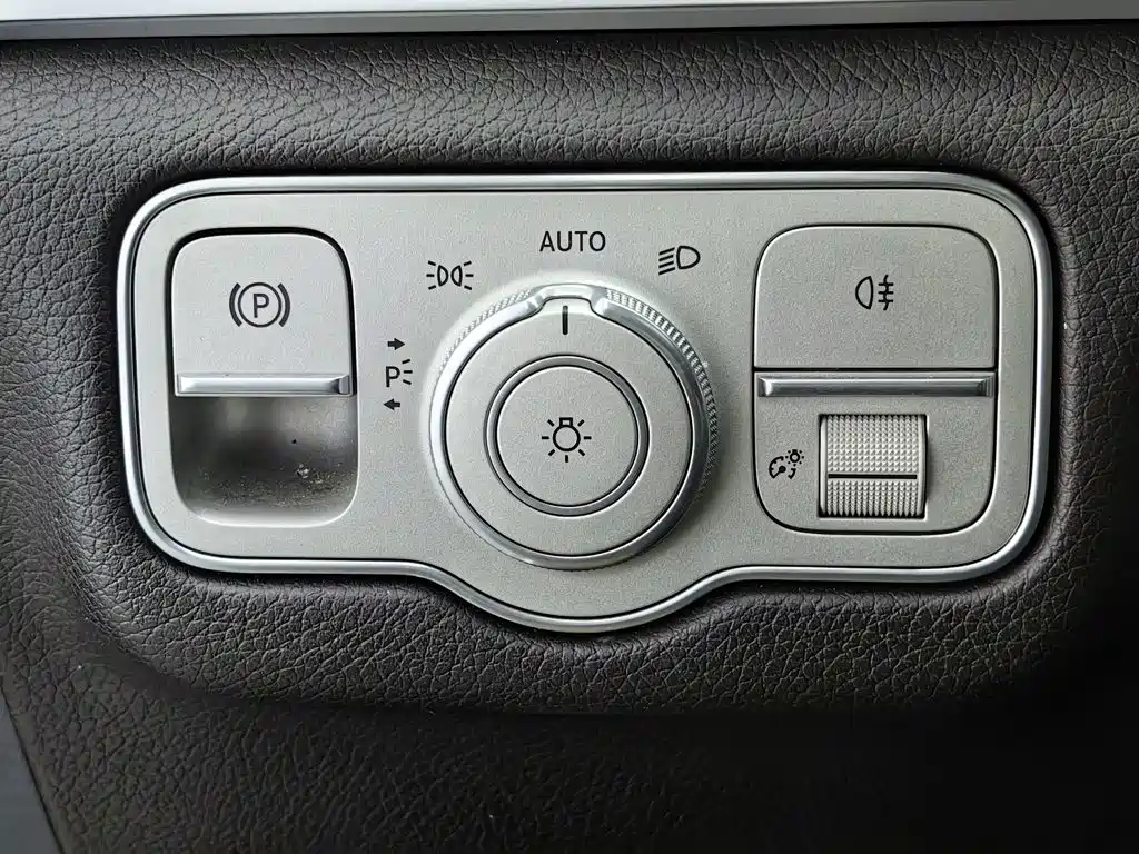 Mercedes-Benz GLE (Import) — миниатюра 21