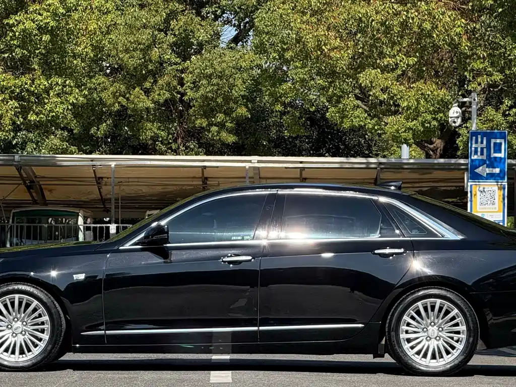 CADILLAC CT6