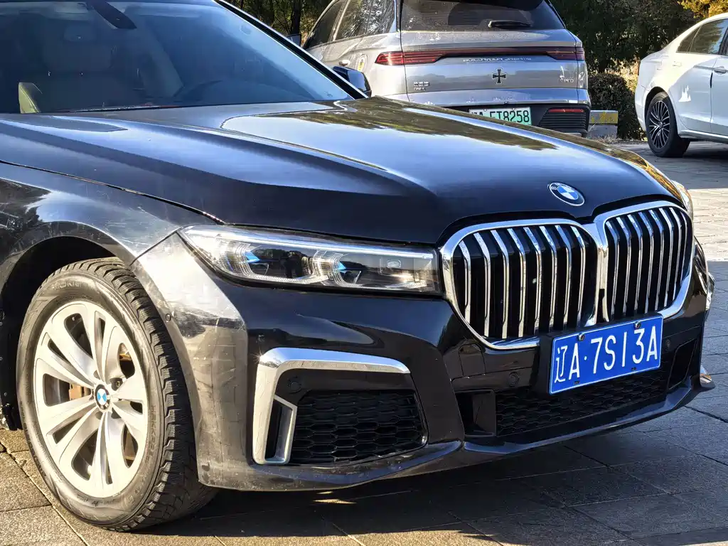 BMW 7 Series — миниатюра 4