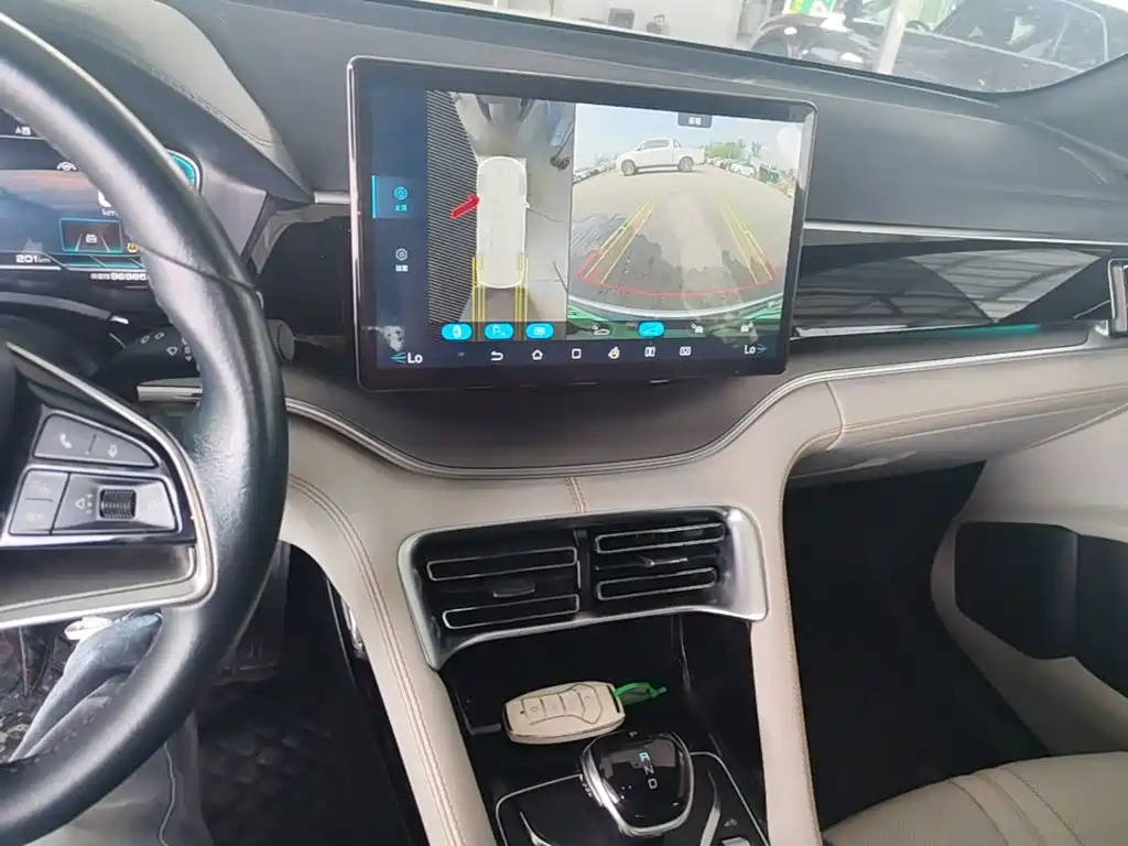 BYD PLUS New Energy — миниатюра 13