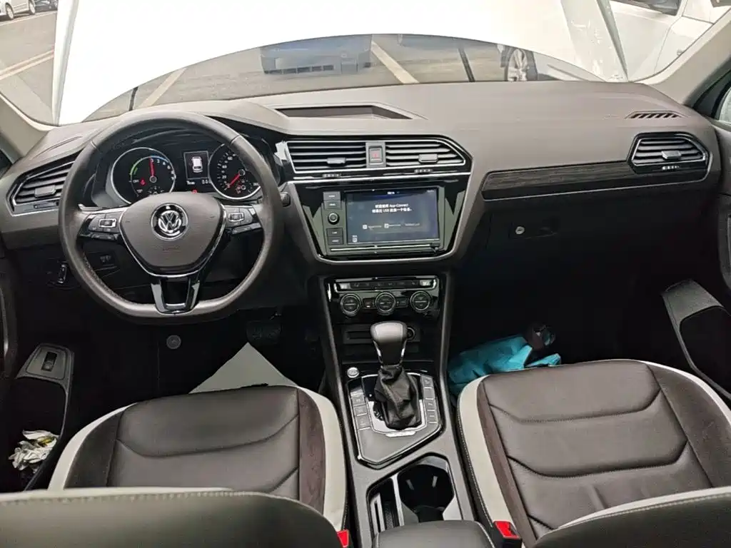Volkswagen Tiguan L PHEV — миниатюра 10