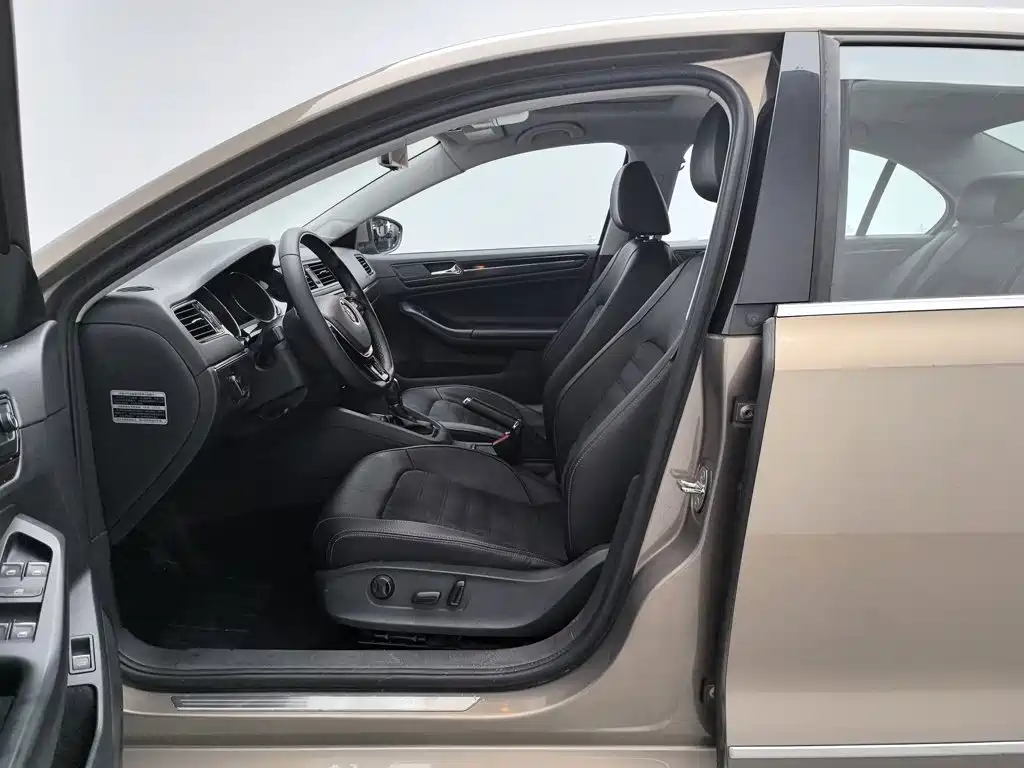 Volkswagen Sagitar — миниатюра 10