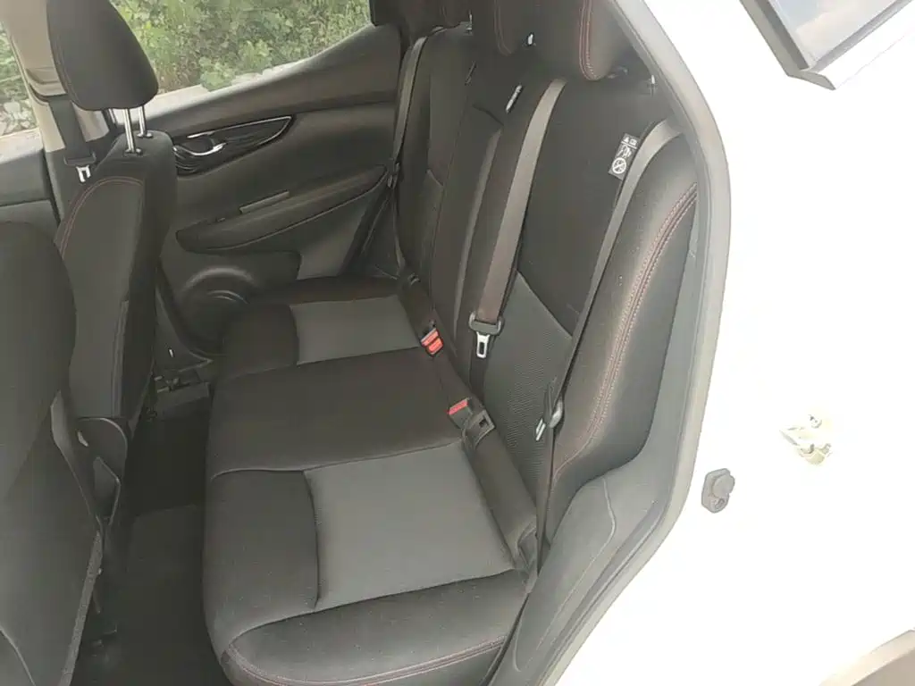 Nissan Qashqai — миниатюра 17