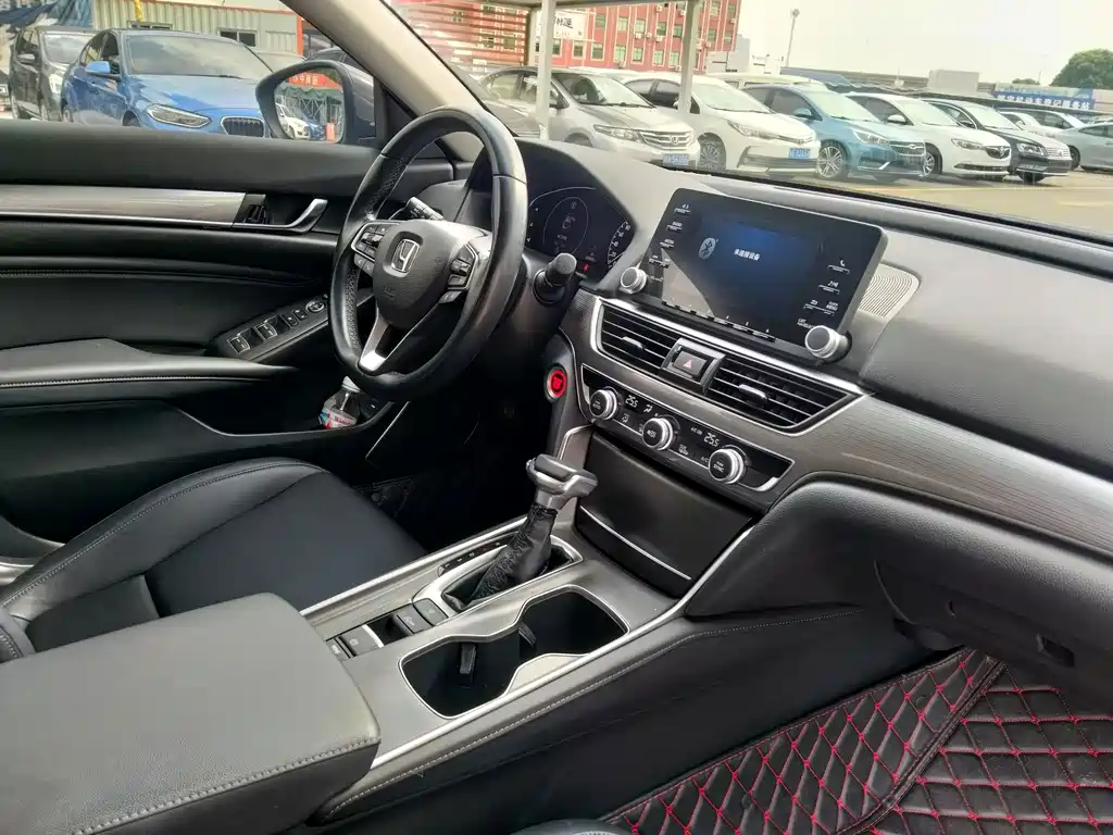 Honda Accord — миниатюра 17