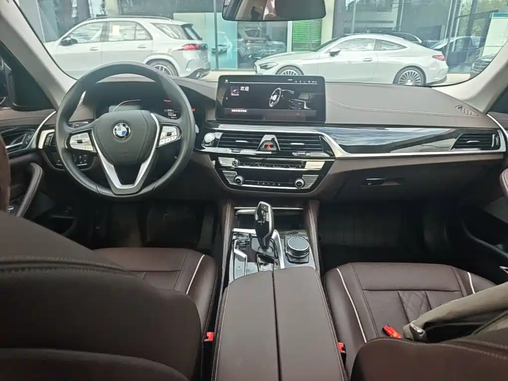 BMW 5 Series — миниатюра 14
