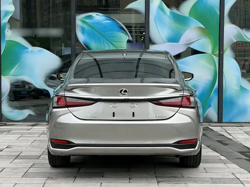 Lexus ES — миниатюра 10