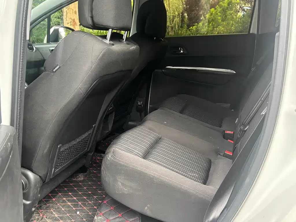 Peugeot 3008 2.0L Auto Classic Edition, фото 8