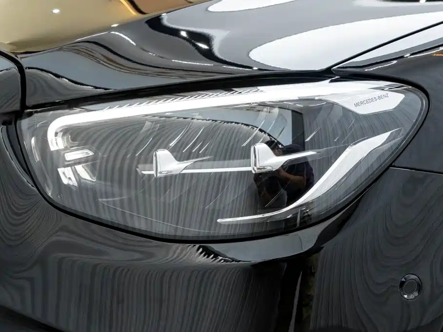 Mercedes-Benz E-Class — миниатюра 8