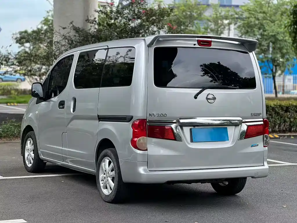 Nissan NV200 — миниатюра 6