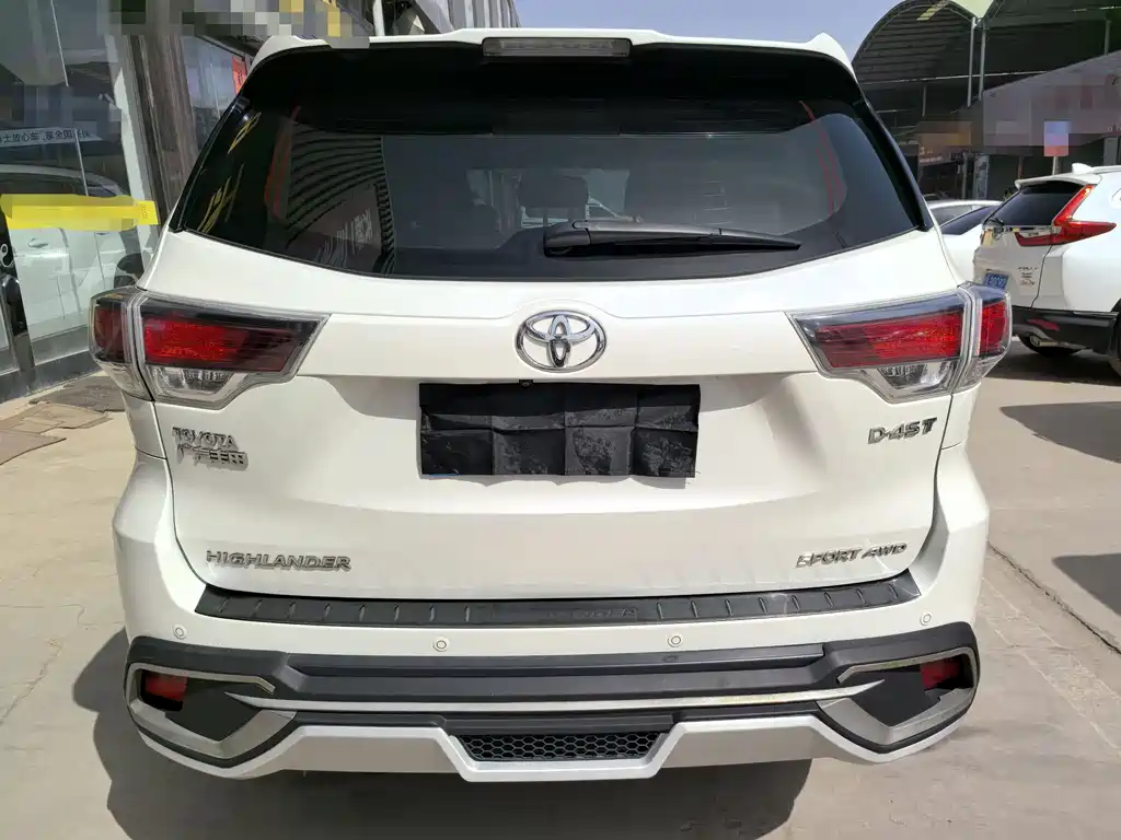 TOYOTA HIGHLANDER
