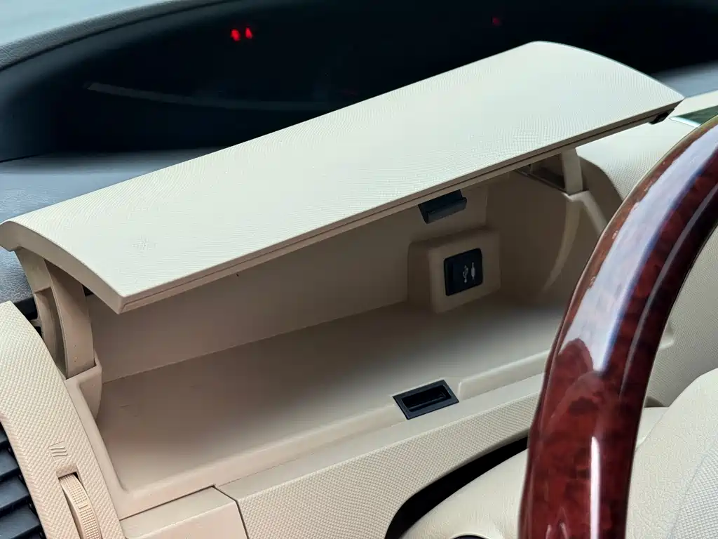 Toyota Previa — миниатюра 18