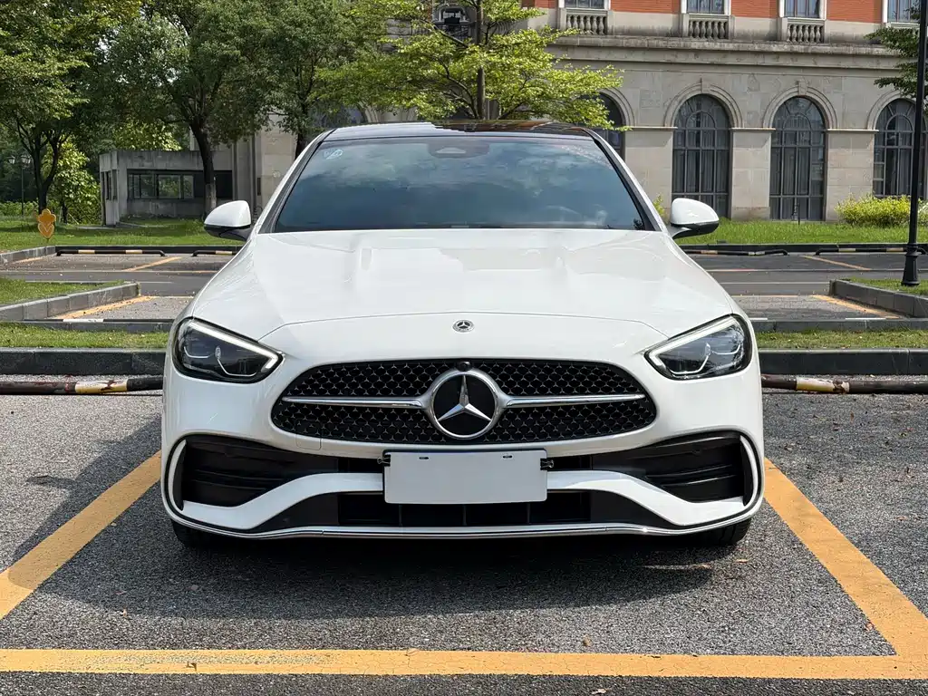 Mercedes-Benz C-Class — миниатюра 2