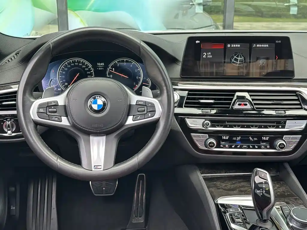 BMW 5 Series — миниатюра 16