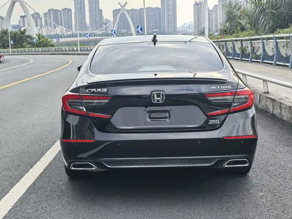Honda Accord — миниатюра 8