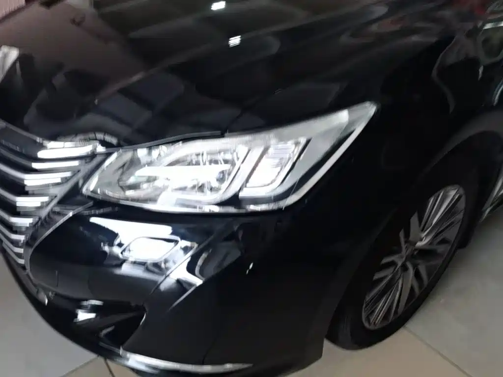 Toyota Crown — миниатюра 24