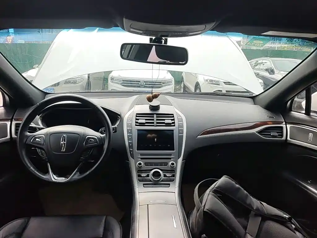 Lincoln MKZ — миниатюра 6
