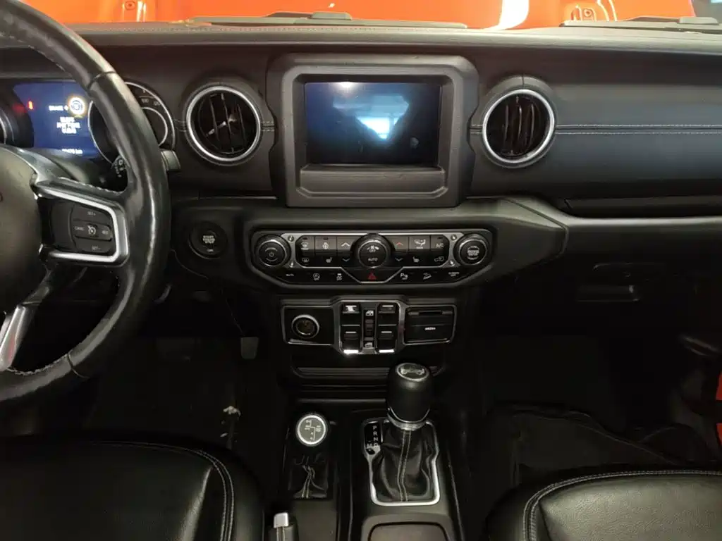 Jeep Wrangler — миниатюра 13