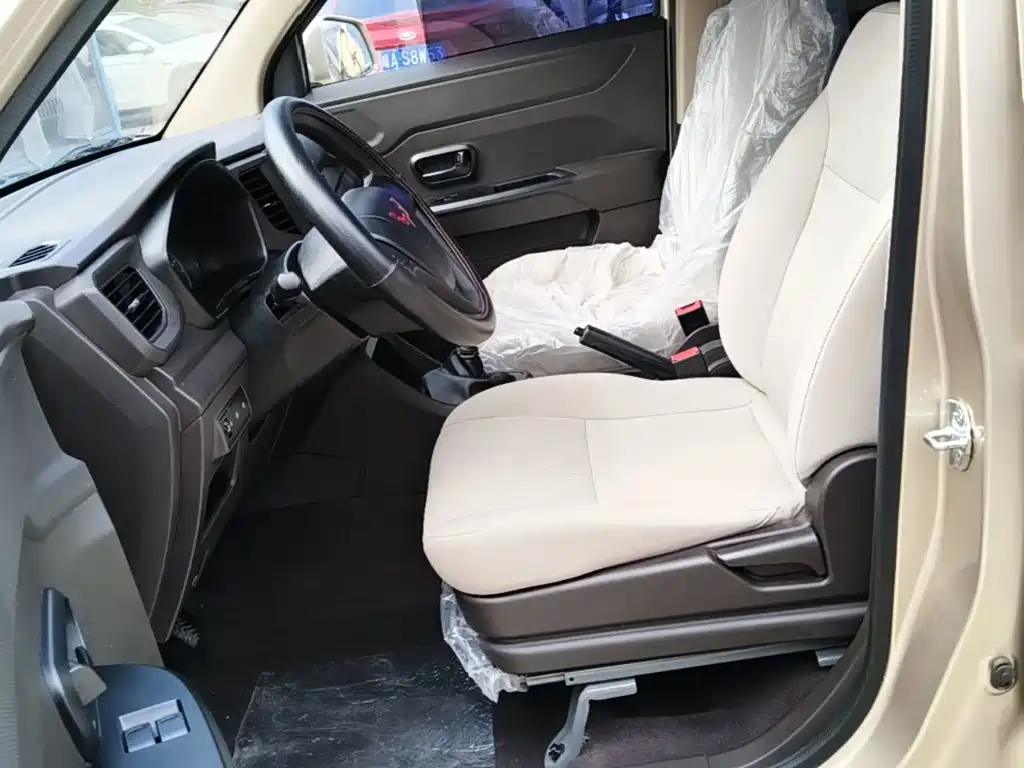 Wuling Hongguang V — миниатюра 15