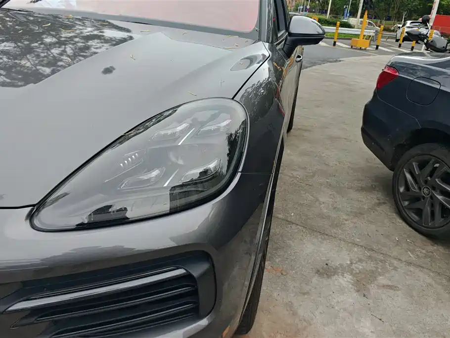 PORSCHE CAYENNE