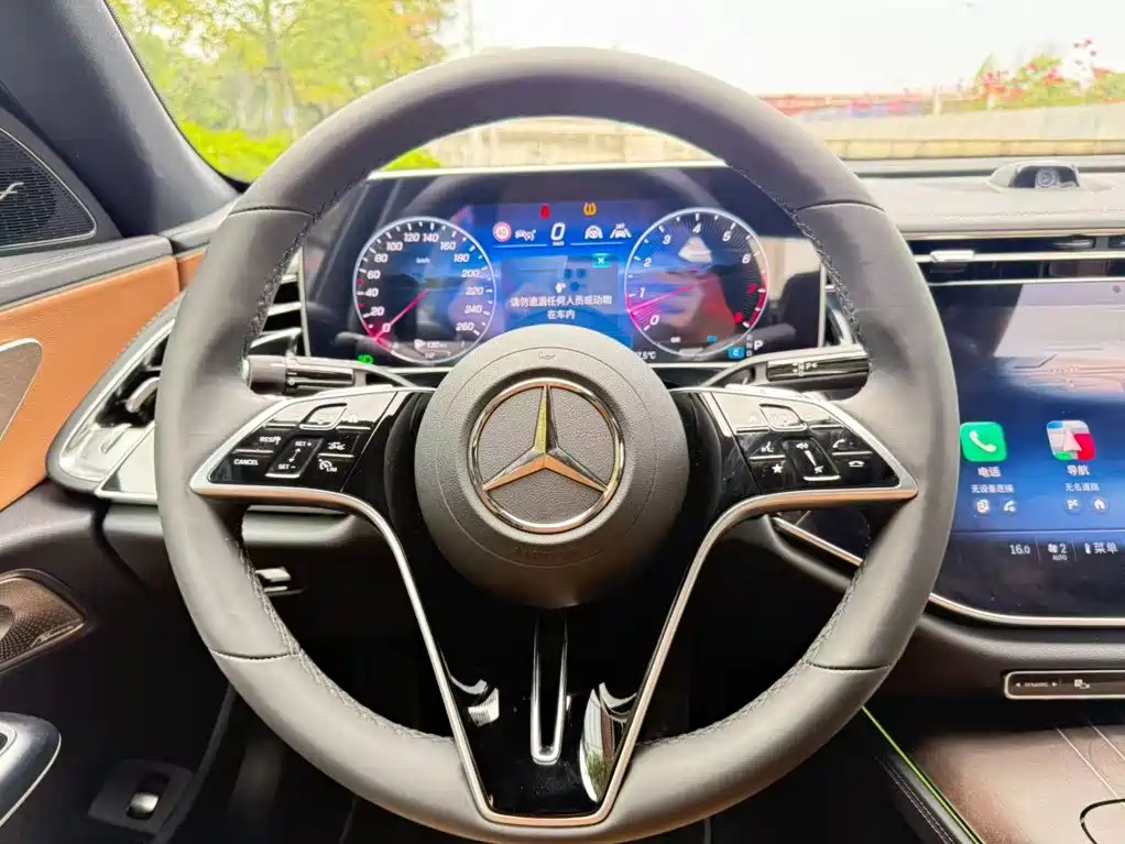 Mercedes-Benz E-Class — миниатюра 6