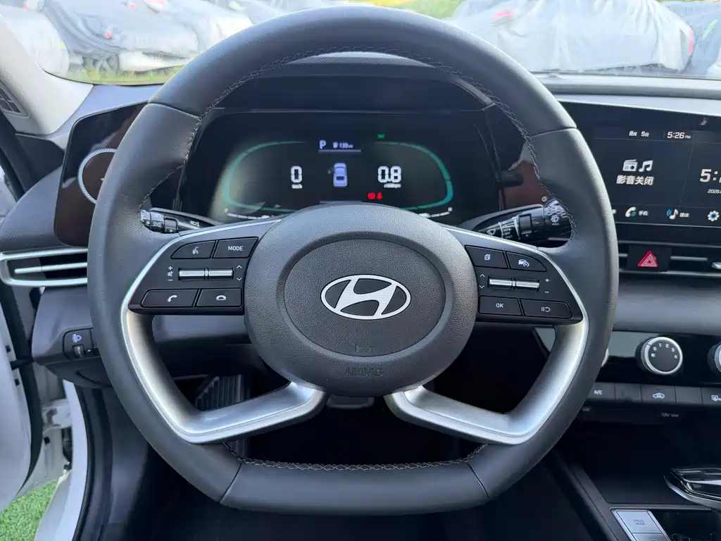 Hyundai Elantra — миниатюра 14