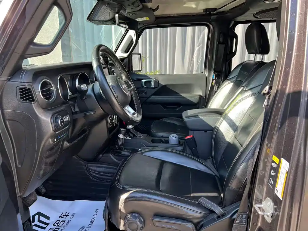 Jeep Wrangler PHEV — миниатюра 4