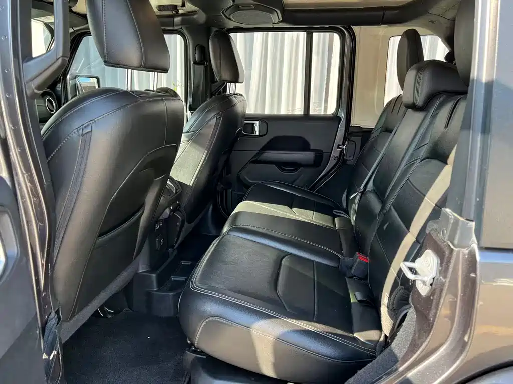 Jeep Wrangler PHEV — миниатюра 6