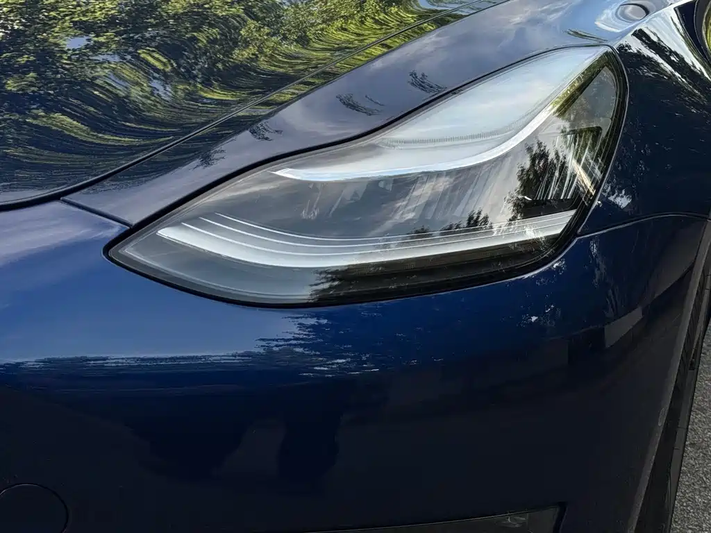 Tesla Model 3 — миниатюра 15