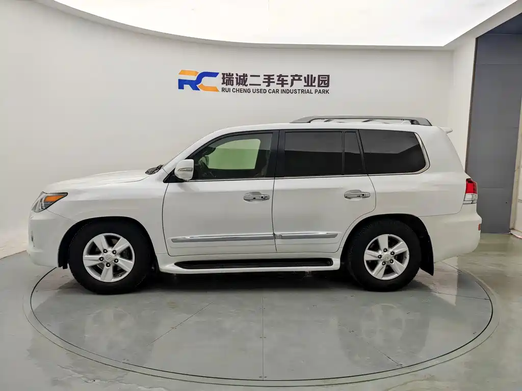 Lexus LX — миниатюра 3