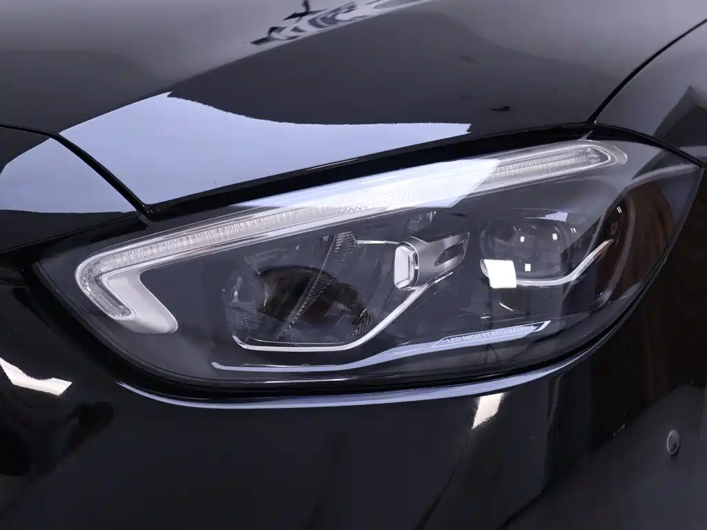 Mercedes-Benz C-Class — миниатюра 4