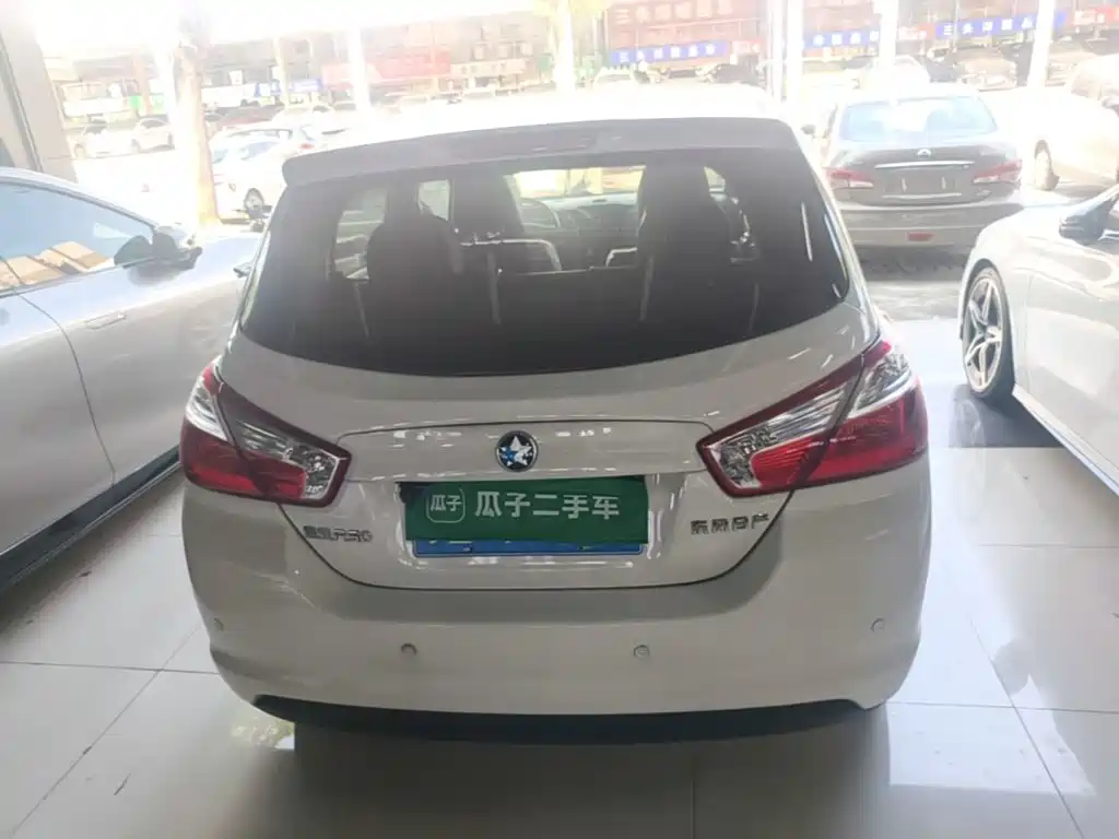 Venucia R50 — миниатюра 6