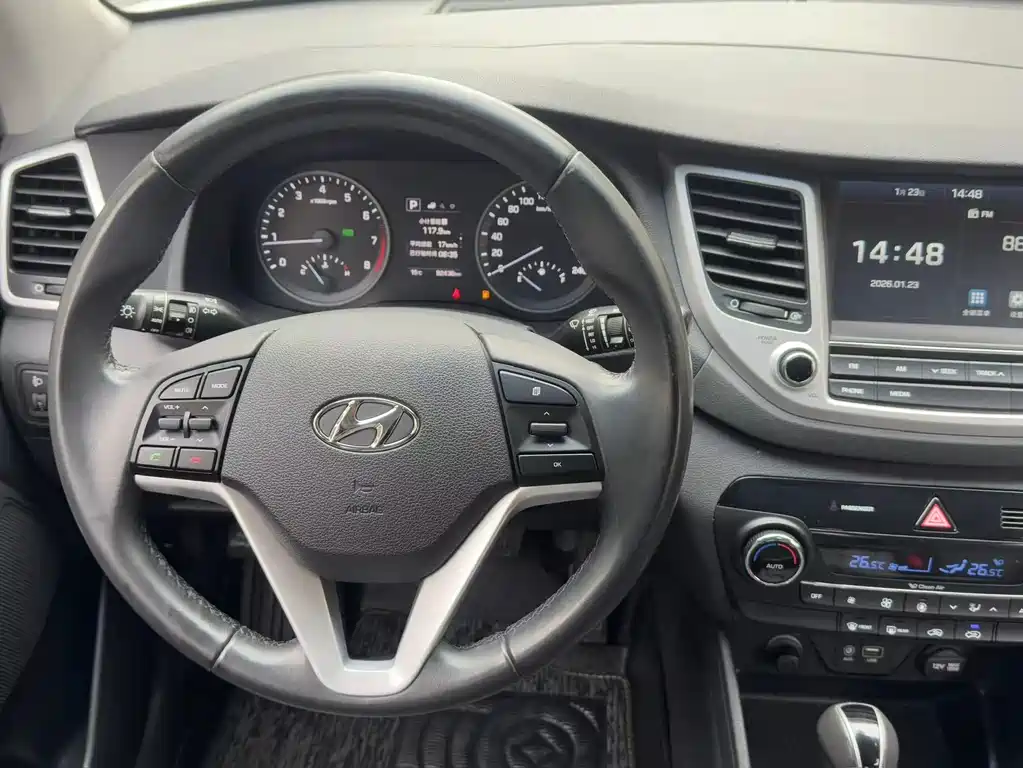 HYUNDAI TUCSON