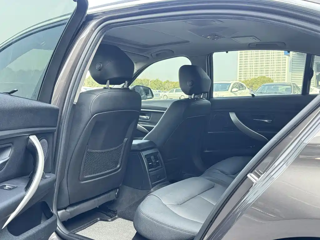 BMW 3 Series — миниатюра 5