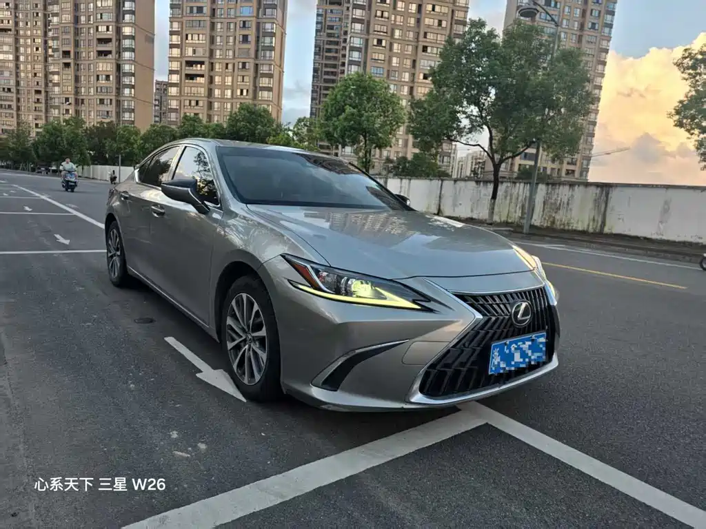 Lexus ES — миниатюра 2