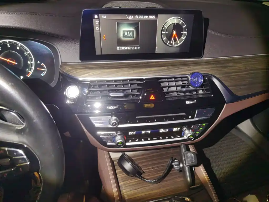 BMW 5 Series — миниатюра 6