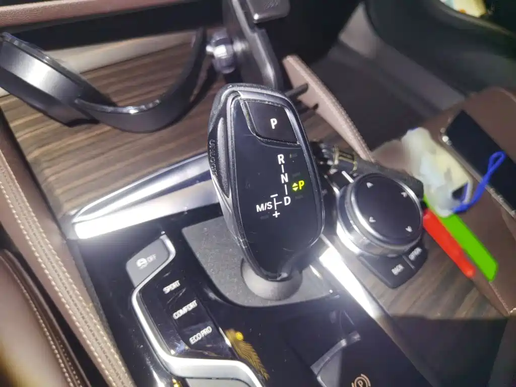 BMW 5 Series — миниатюра 7