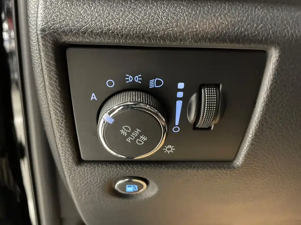 Jeep Grand Cherokee (Import) — миниатюра 17